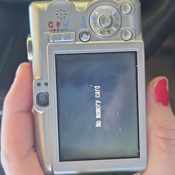 Canon PowerShot SD450 Digital Camera - Sleek Silver - Picture 3 of 3